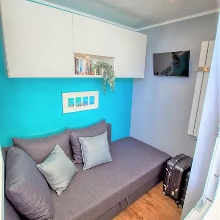 - Haus F, App 0f0704 Apartment *